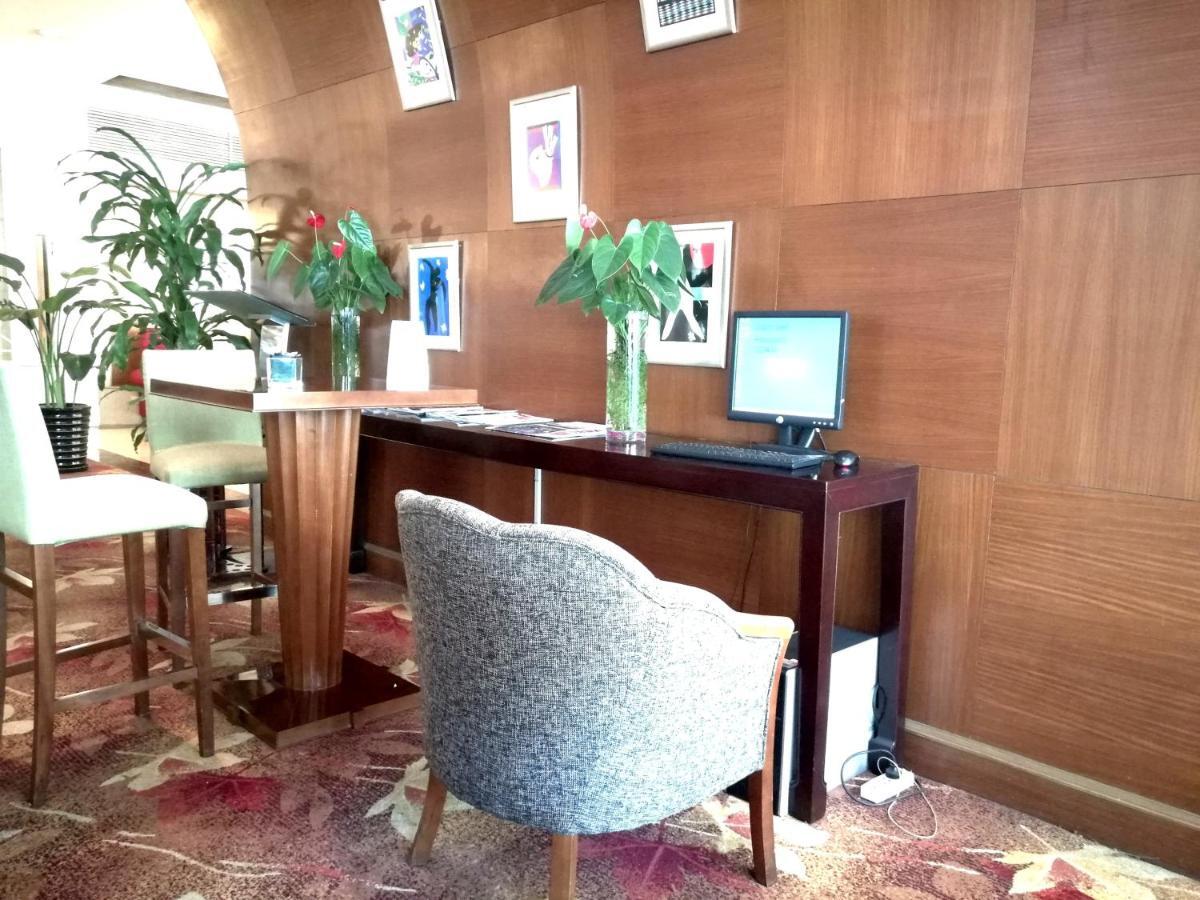 Holiday Inn Downtown Shanghai Eksteriør billede